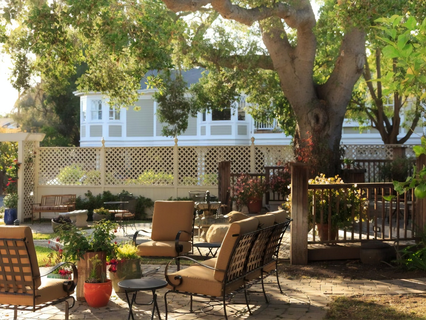 Bed and Breakfast Inn Santa Barbara, California Cheshire Cat Inn