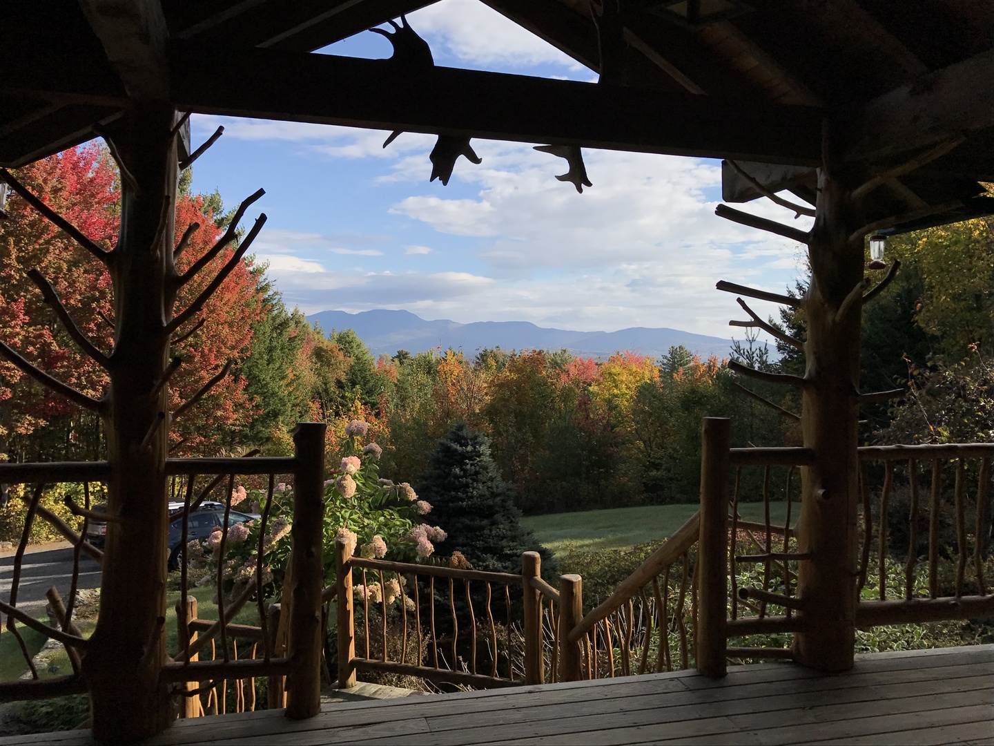 Duxbury Vermont Bed and Breakfast Inn Moose Meadow Lodge & Treehouse