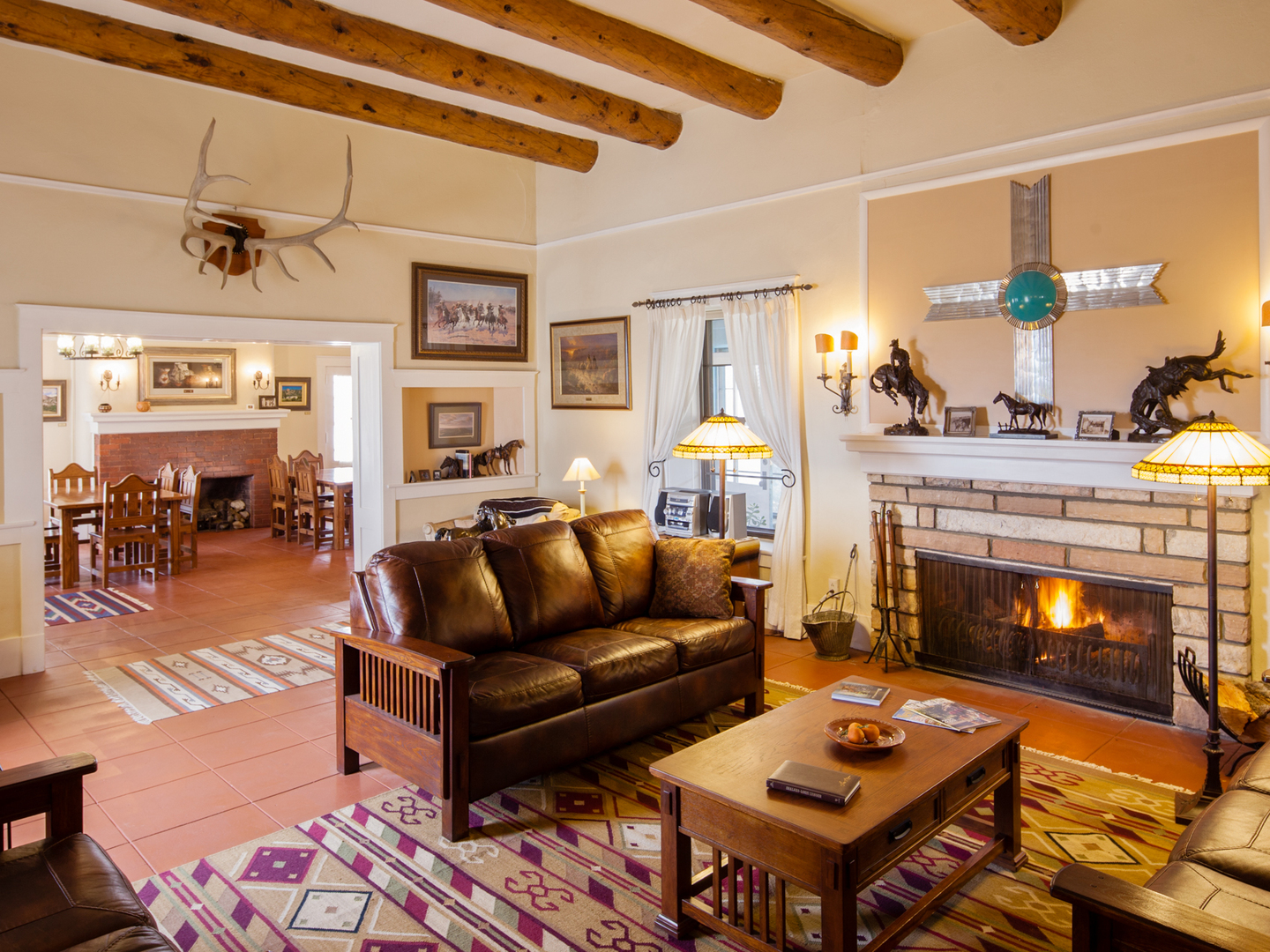 Cimarron New Mexico Bed and Breakfast Inn Casa del Gavilan Historic Inn