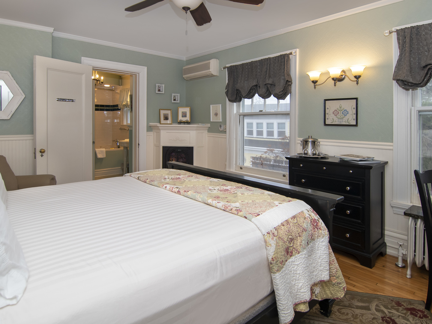 A G Thomson House Bed and Breakfast, Duluth, Minnesota Bed and Breakfasts Inns