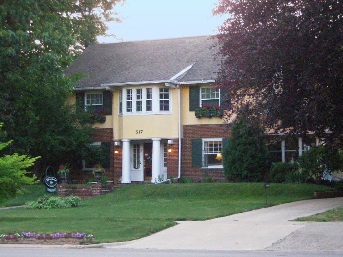 Albion Heritage Bed and Breakfast, Albion, Michigan Bed and Breakfasts Inns