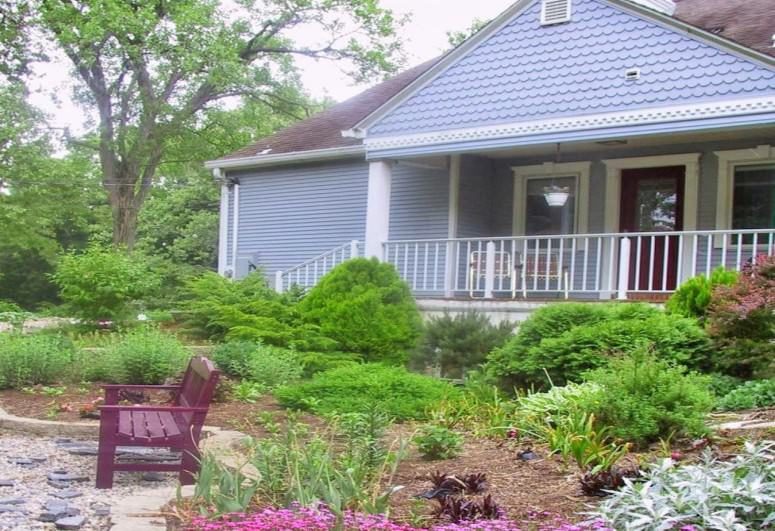 River Gardens Bed & Breakfast, Muncie, Indiana Bed and Breakfasts Inns