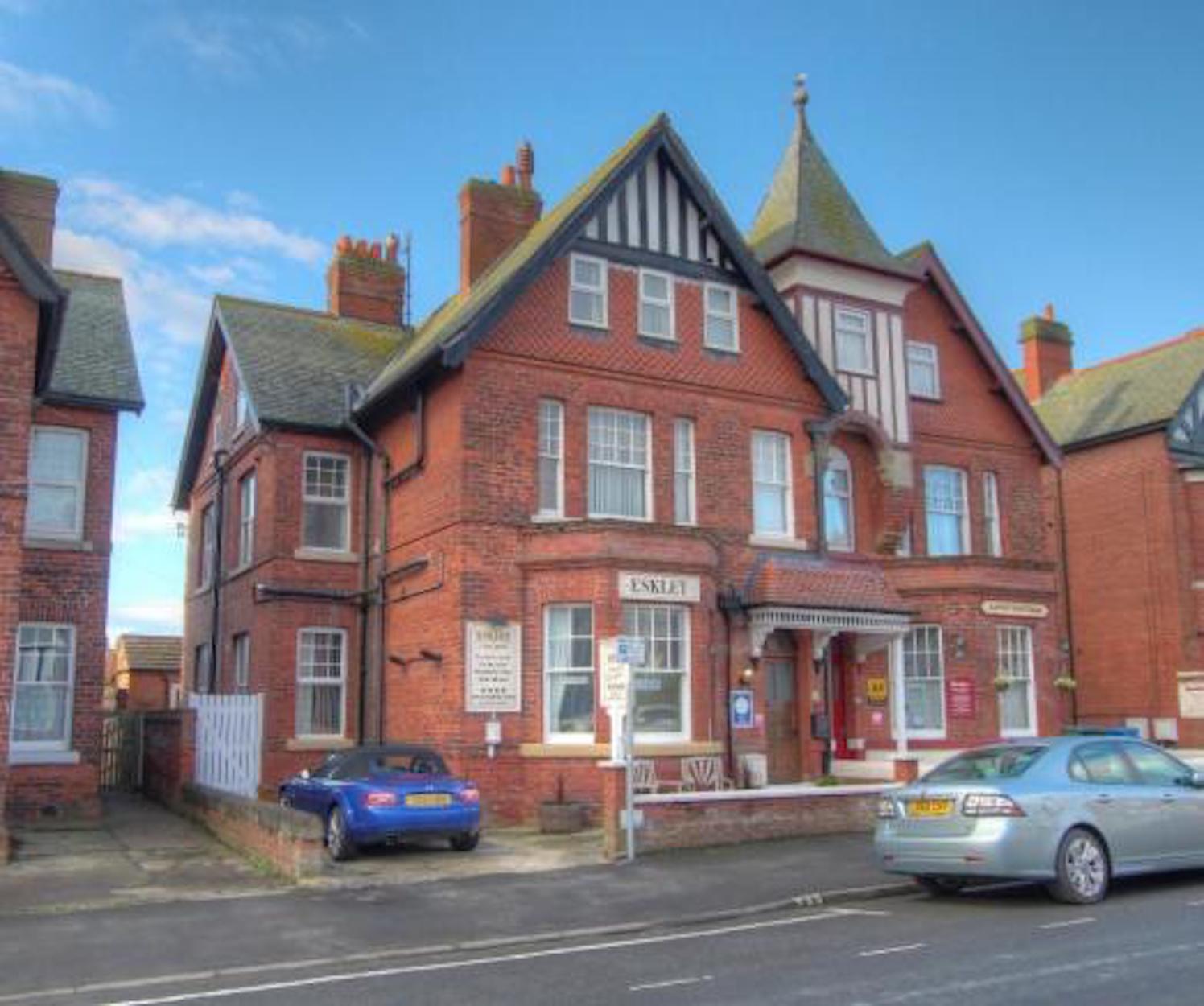 Esklet Guest House, Whitby, England Bed and Breakfasts Inns