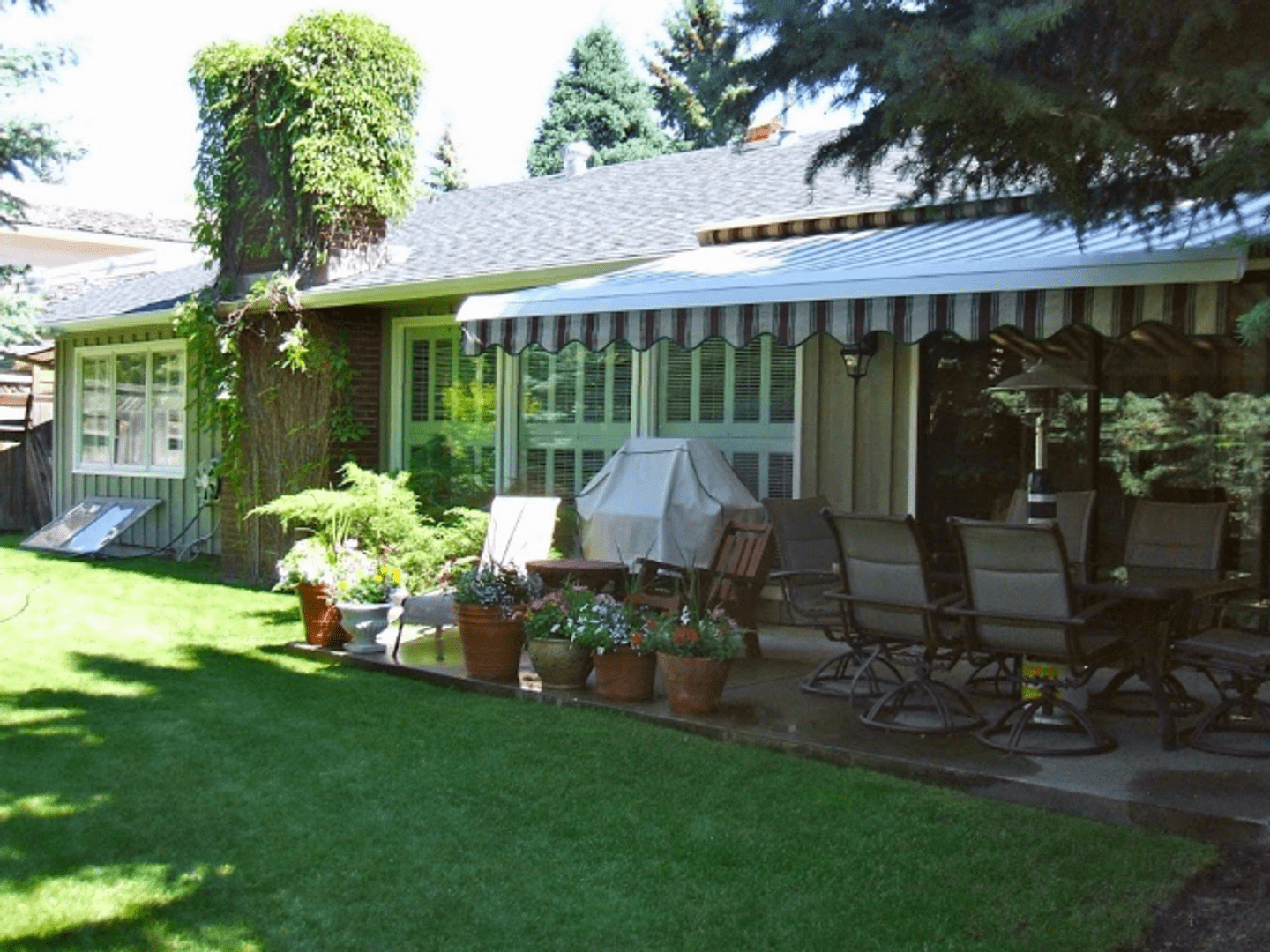 Bonaventure Bed and Breakfast, Calgary, Alberta Bed and Breakfasts Inns