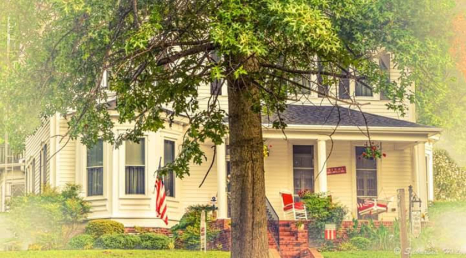 Silver Cliff Inn Bed & Breakfast, Kuttawa, Kentucky Bed and Breakfasts Inns