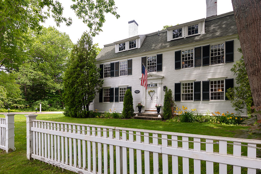 Waldo Emerson Inn, Kennebunk, Maine Bed and Breakfasts Inns