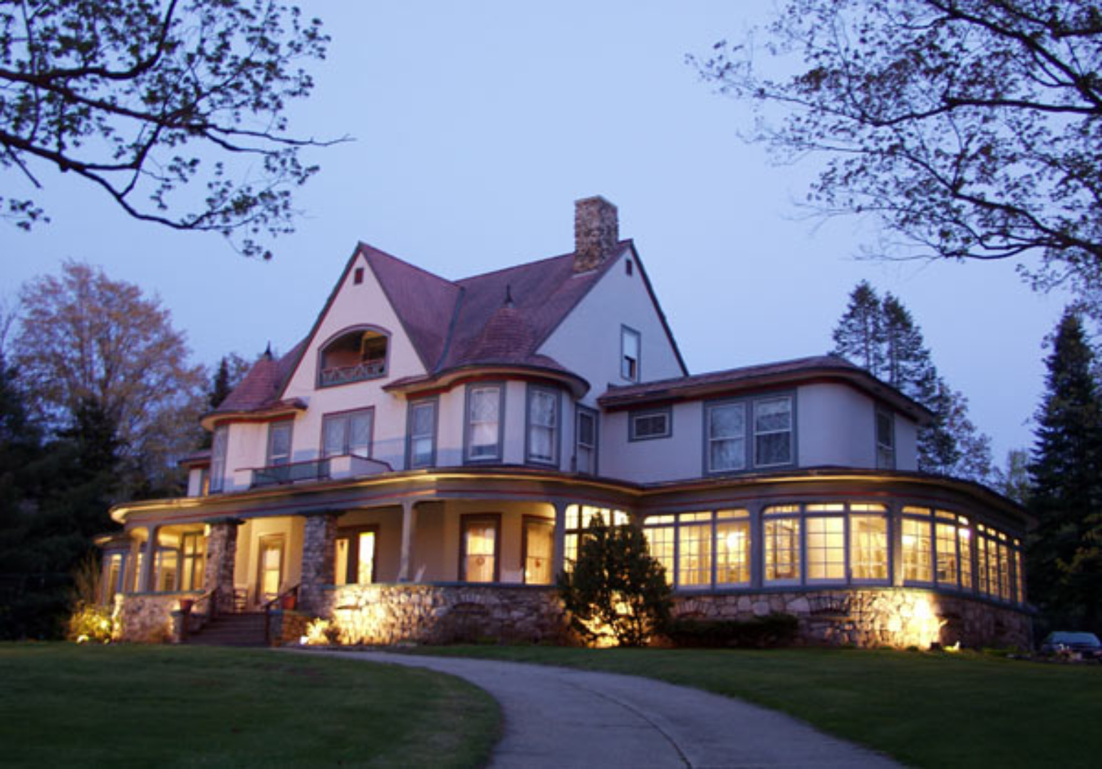 The Mulburn Inn, Bethlehem, New Hampshire Bed and Breakfasts Inns