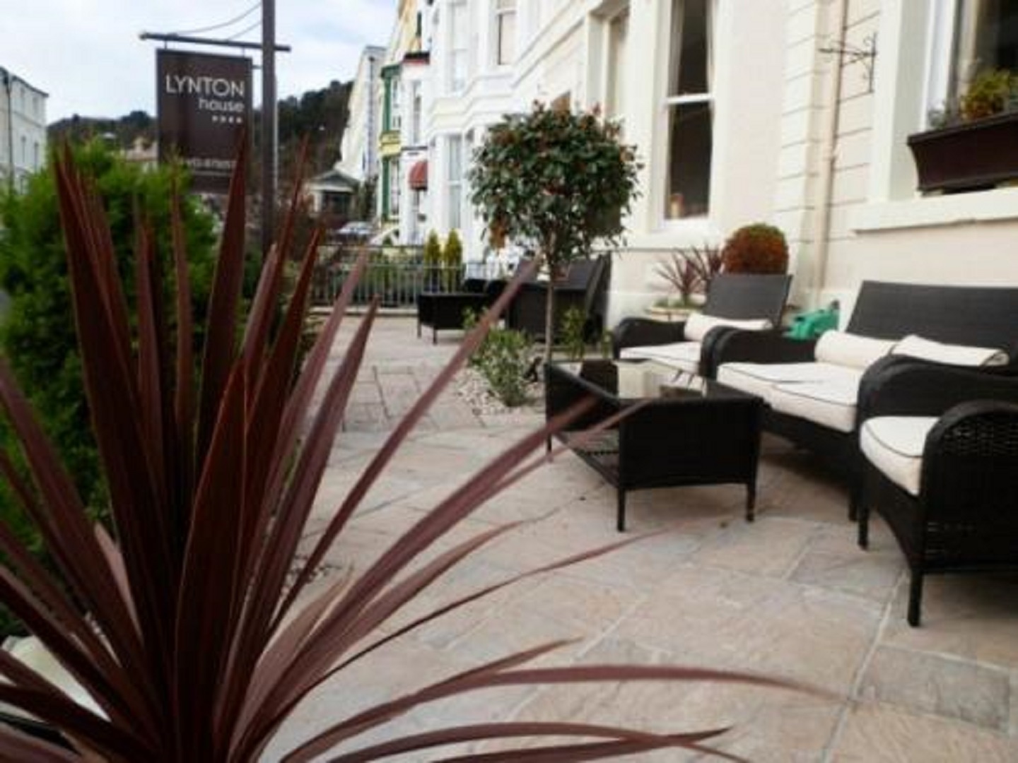 Lynton House, Teignmouth, England Bed and Breakfasts Inns