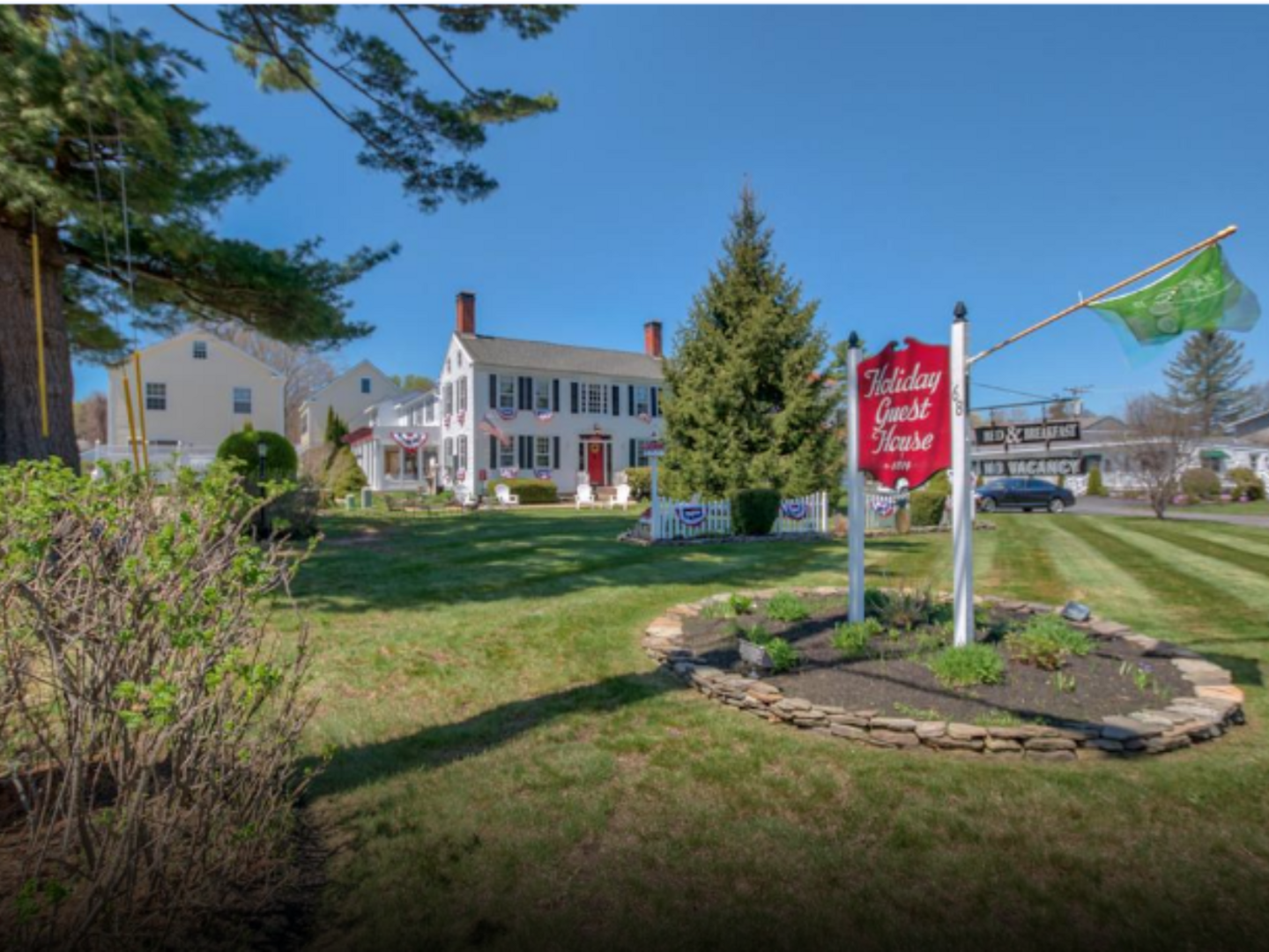 Holiday Guest House Bed and Breakfast, Wells, Maine Bed and Breakfasts Inns