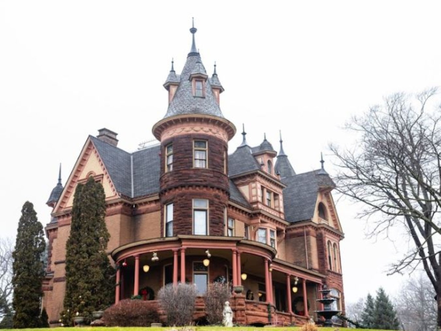 Henderson Castle, Kalamazoo, Michigan Bed and Breakfasts Inns