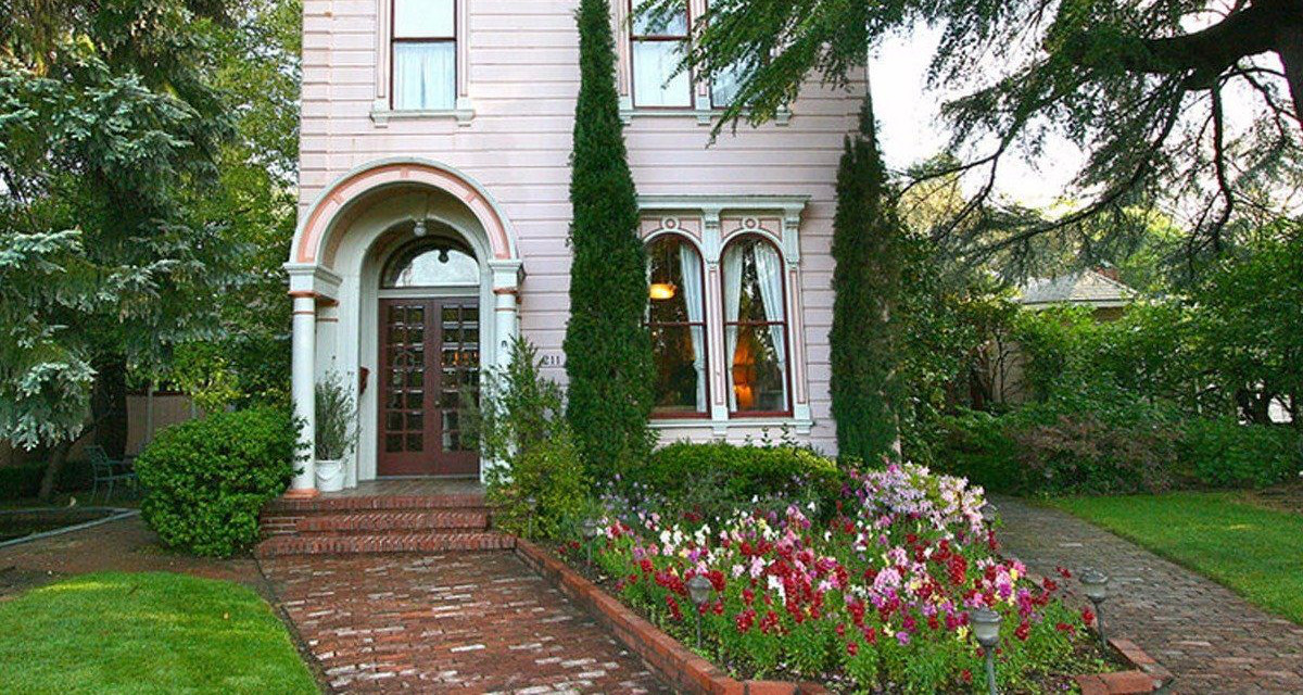 Camellia Inn, Healdsburg, California Bed and Breakfasts Inns