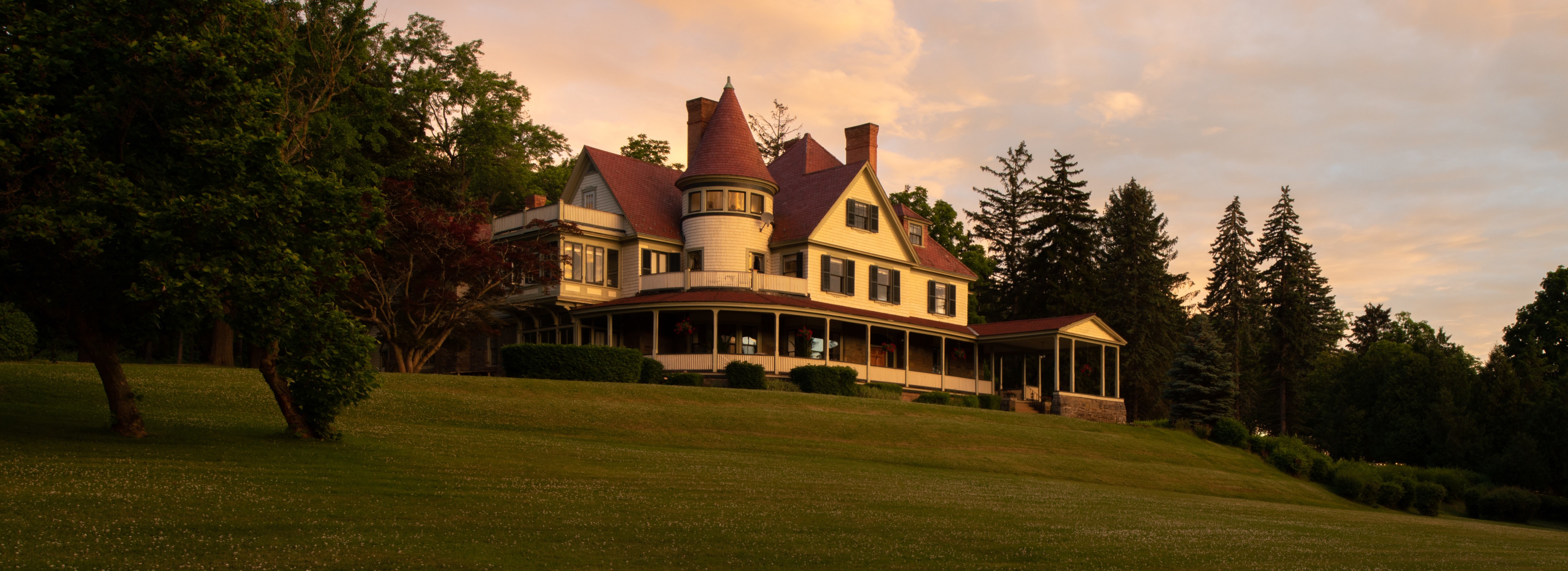Idlwilde Inn, Watkins Glen, New York Bed and Breakfasts Inns
