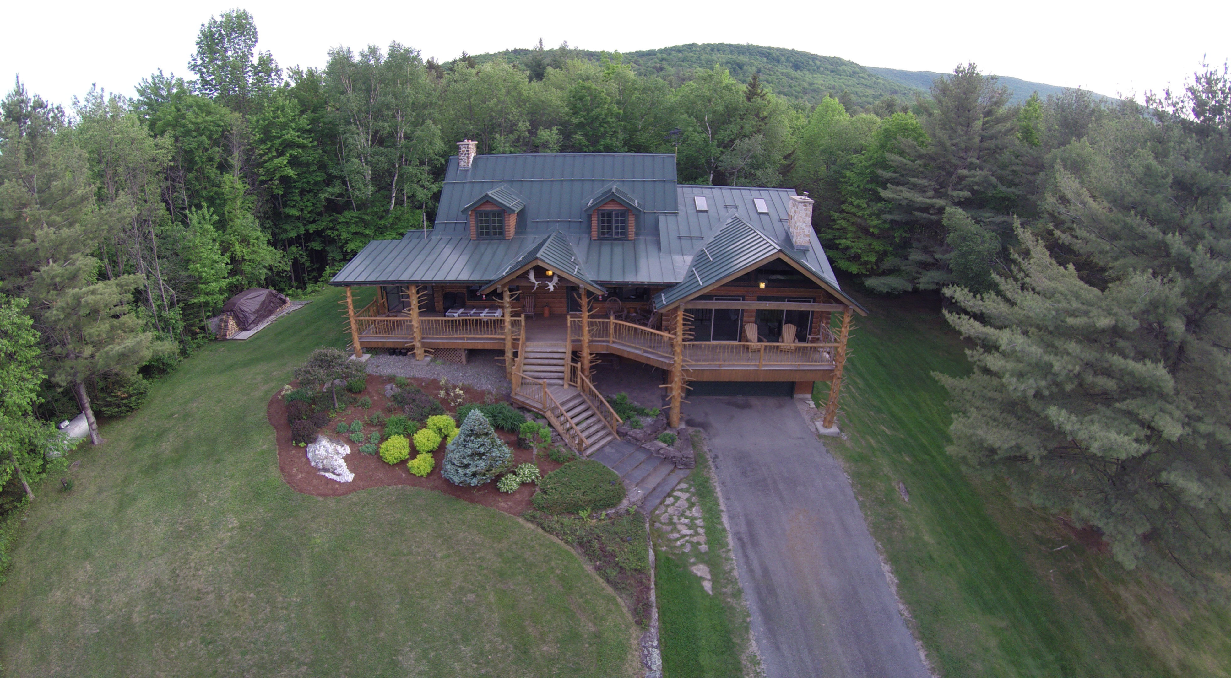 Duxbury Vermont Bed and Breakfast Inn Moose Meadow Lodge & Treehouse