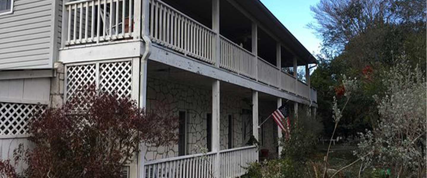 Equinox Inn at Biscuit Hill, Canyon Lake, Texas Bed and Breakfasts Inns