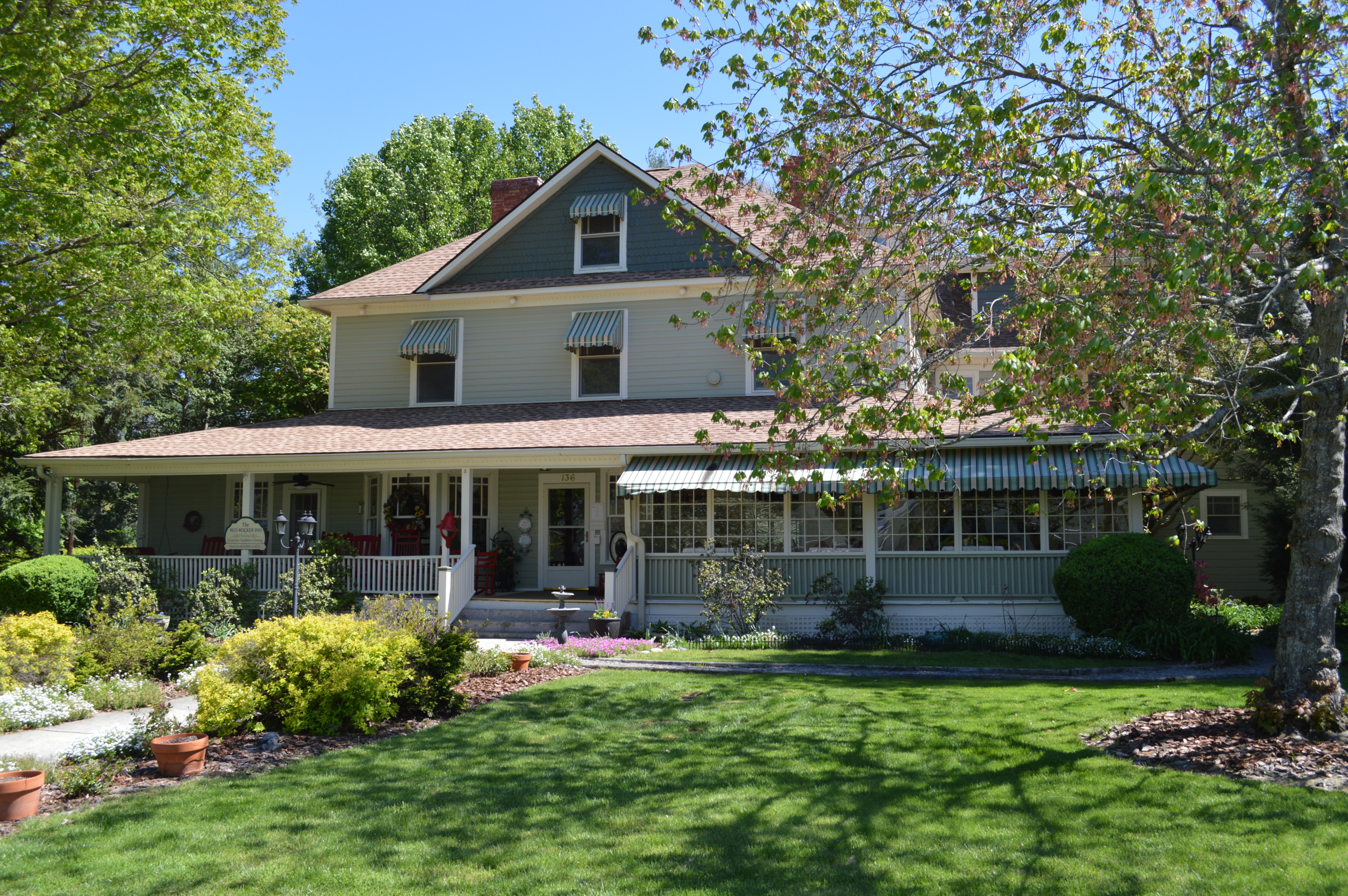 Bed and Breakfast Inn Black Mountain, North Carolina Red Rocker Inn