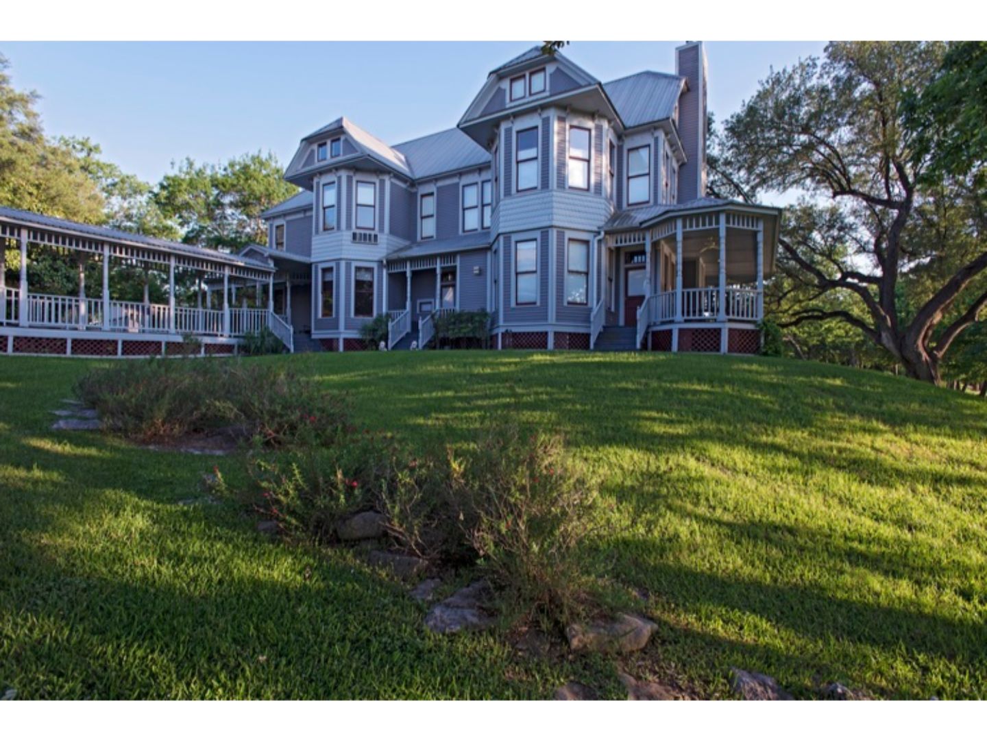 Inn on the Creek, Salado, Texas Bed and Breakfasts Inns