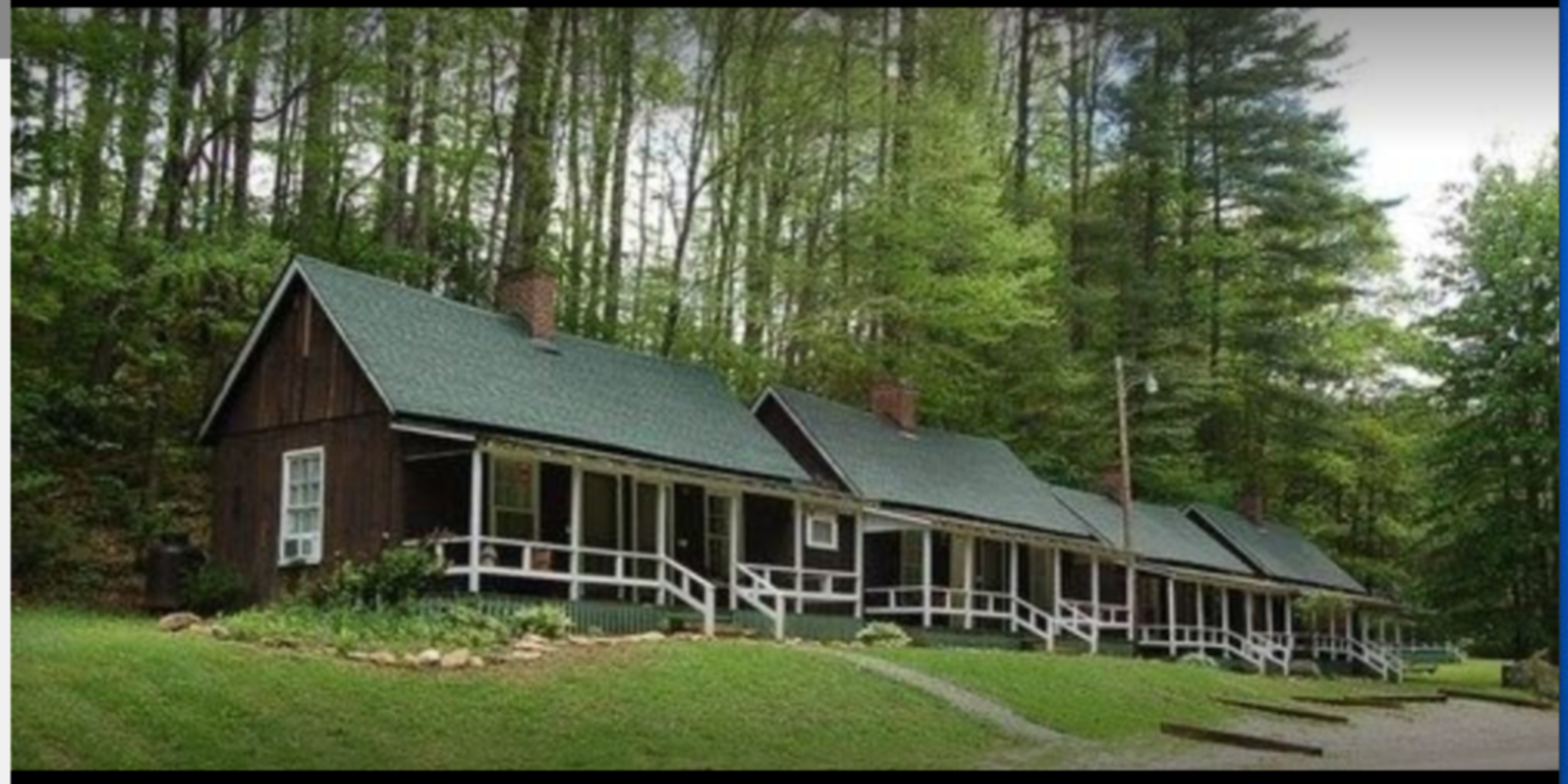 The Cabins at Healing Springs, Crumpler, North Carolina Bed and