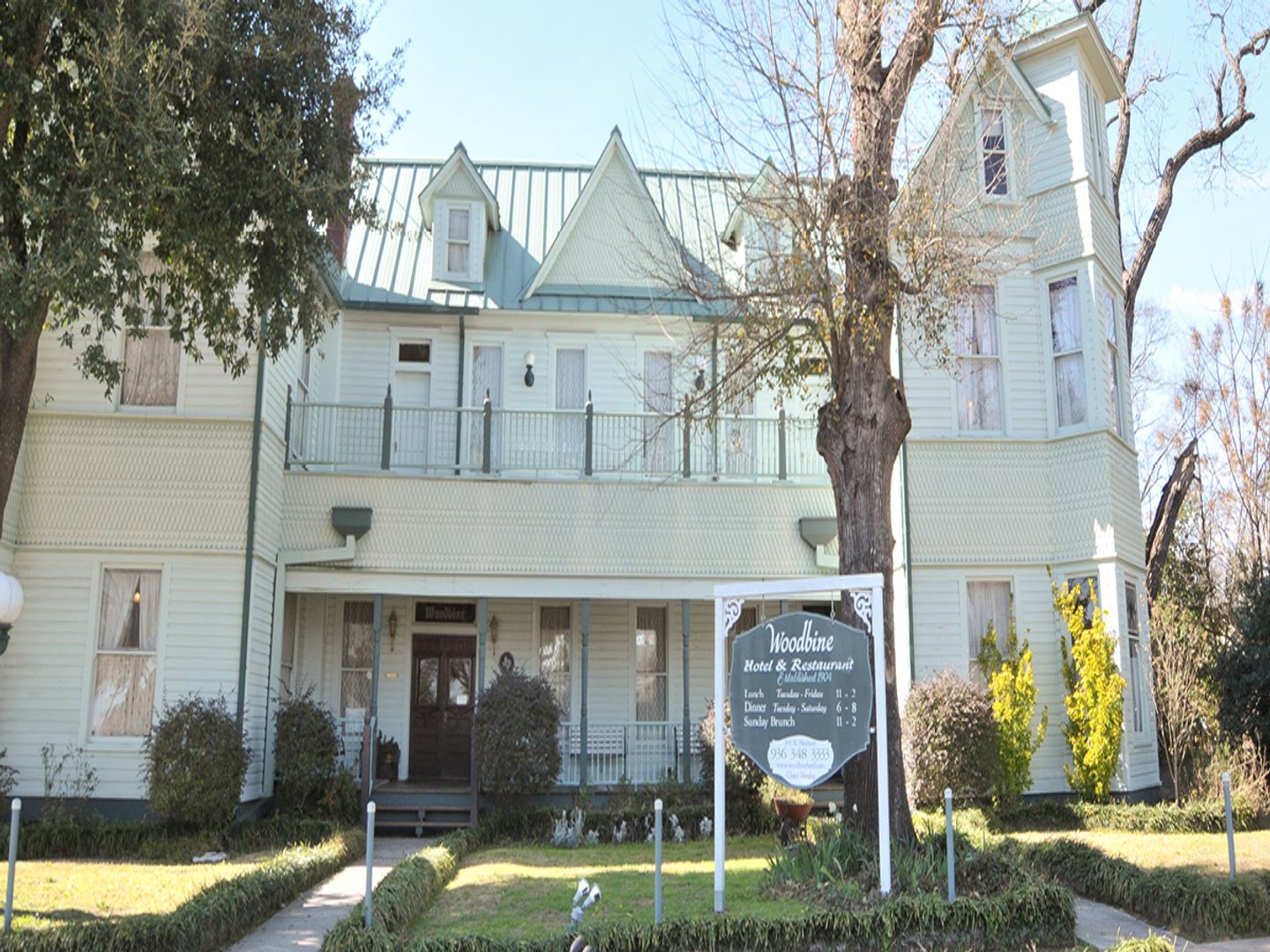 Woodbine Hotel and Restaurant, Madisonville, Texas Bed and Breakfasts Inns