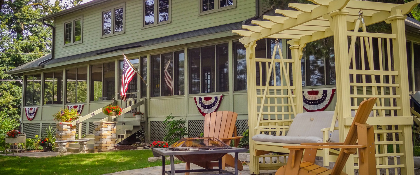 Lake Ripley Lodge Bed And Breakfast, Cambridge, Wisconsin Bed and Breakfasts Inns