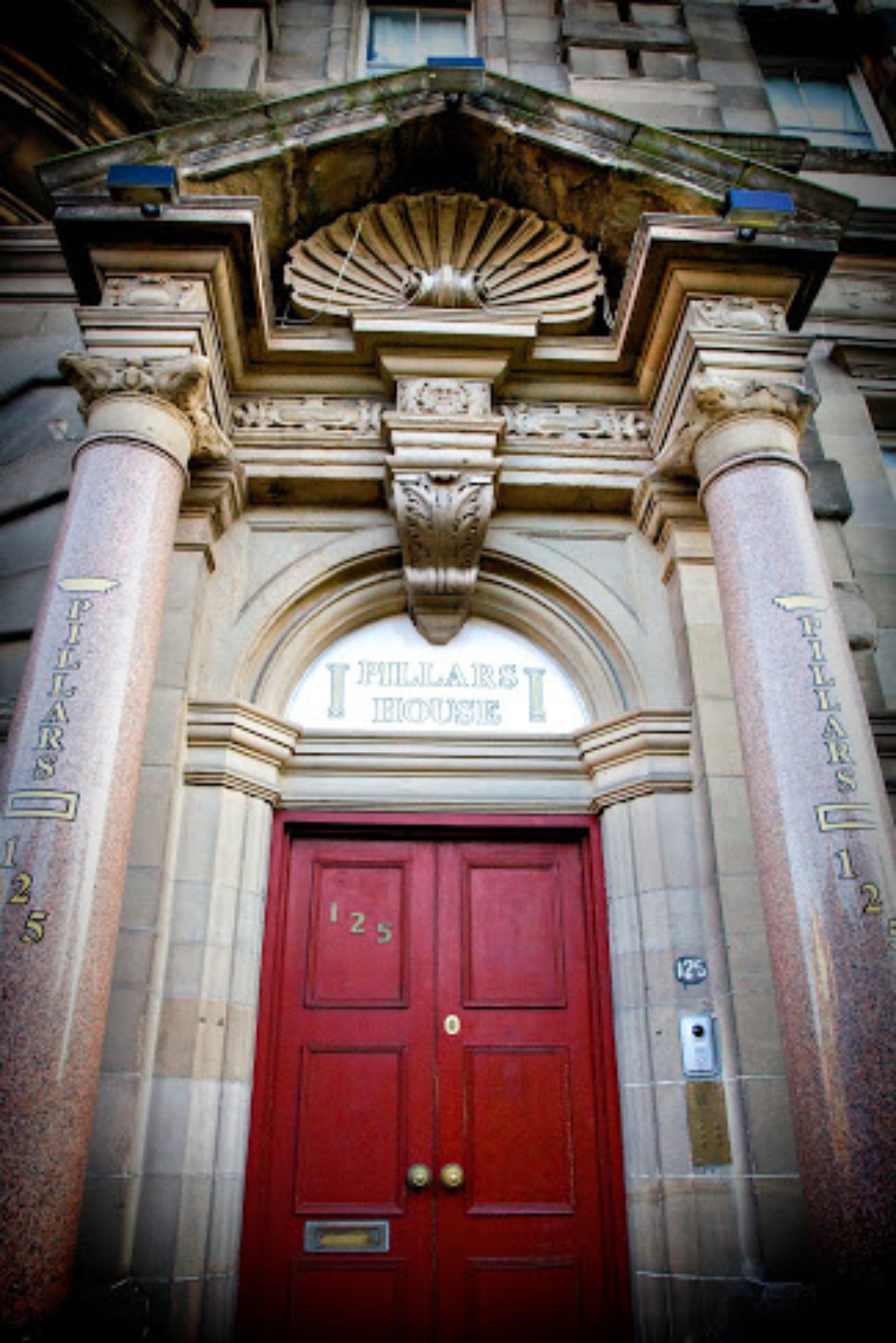 Pillars House, Leith, Scotland Bed and Breakfasts Inns