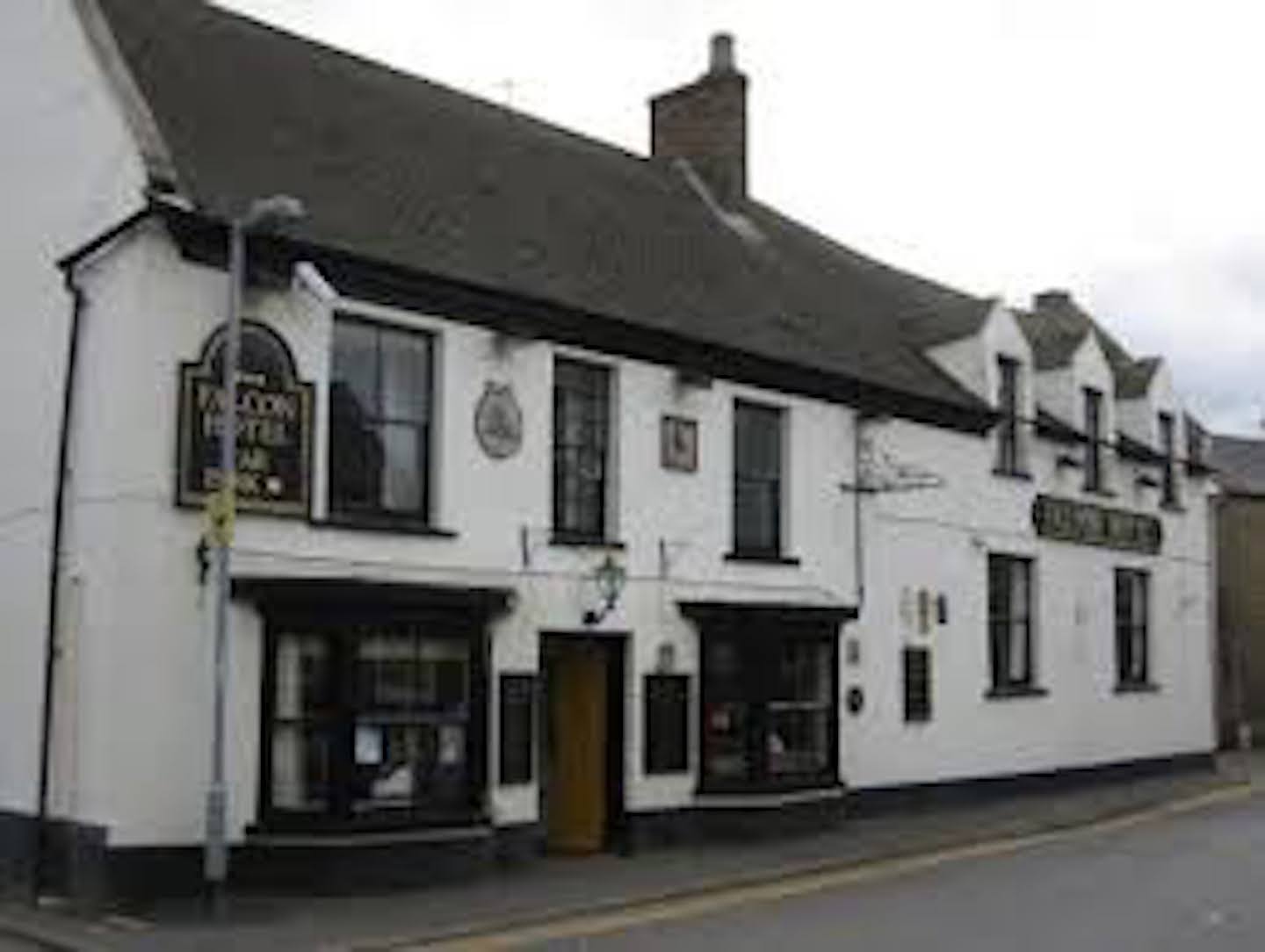 Falcon Hotel, Whittlesey, England Bed and Breakfasts Inns