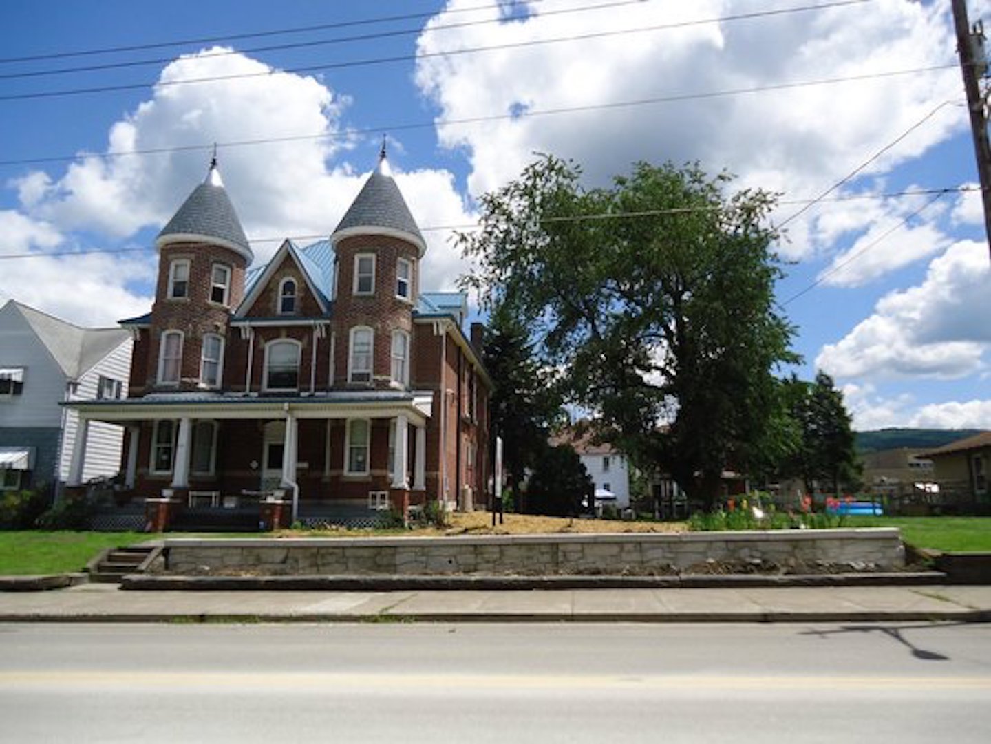 Fox Castle Bed and Breakfast, Scottdale, Pennsylvania Bed and