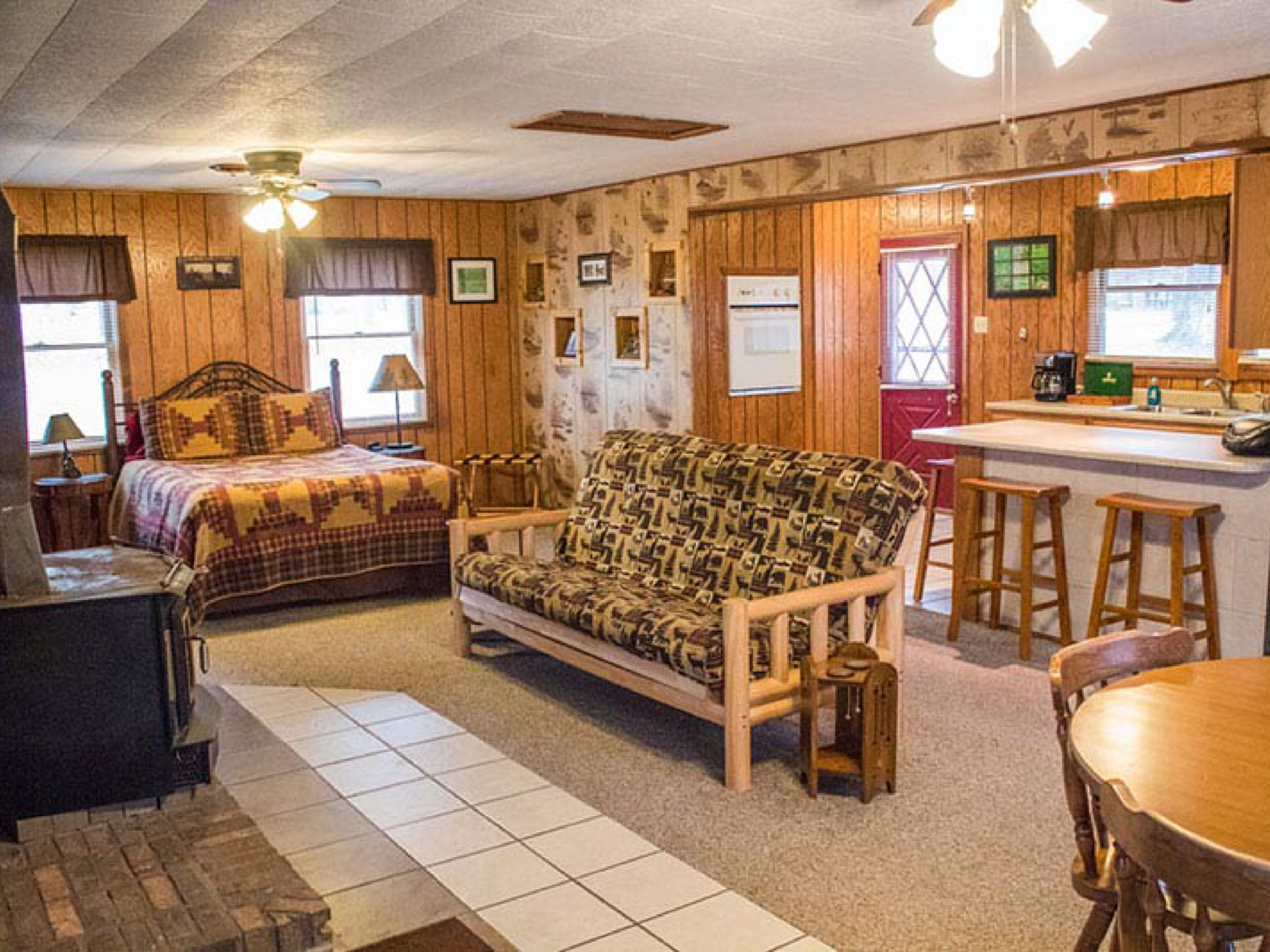 Bridge Cabin, Tonica, Illinois Bed and Breakfasts Inns